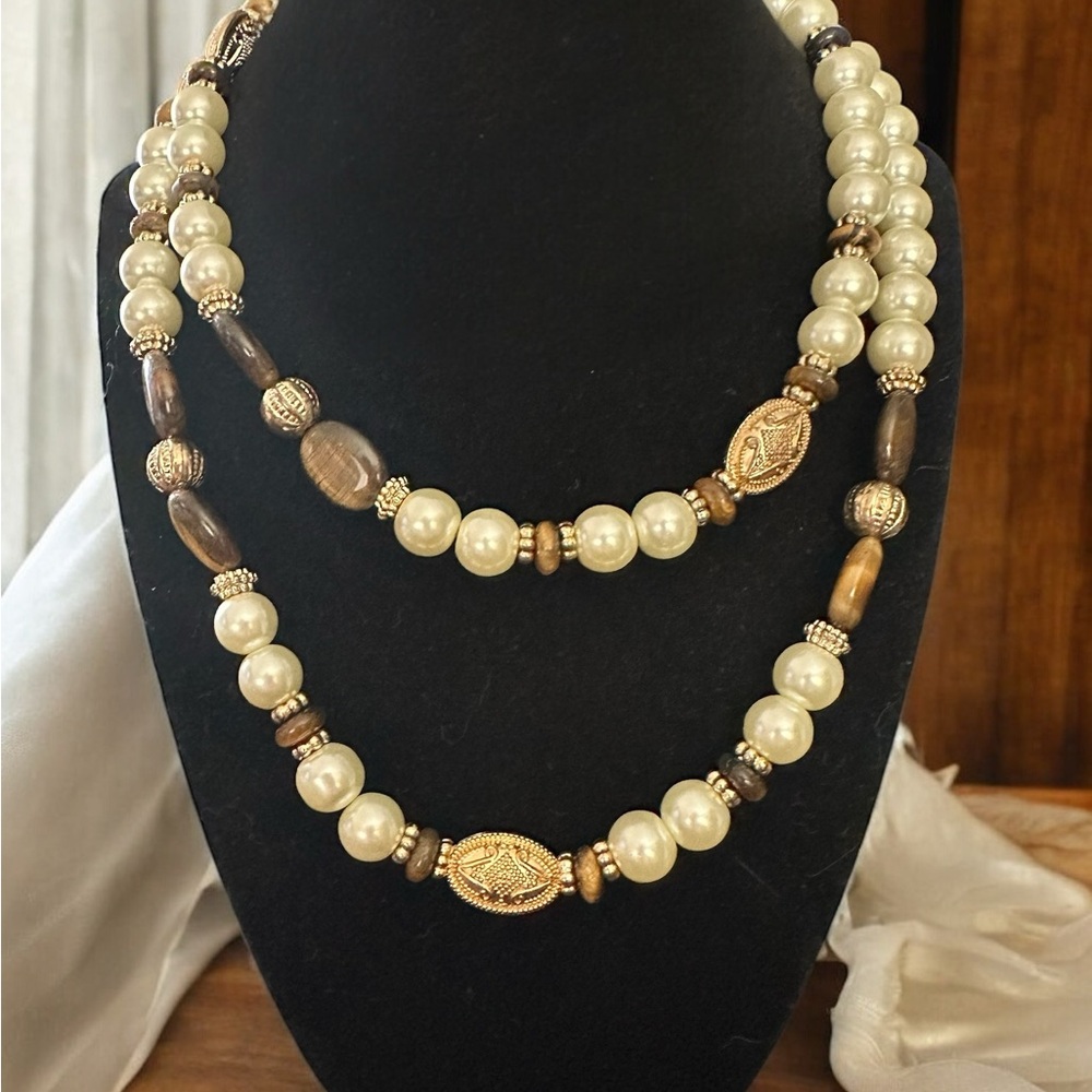 Pearl, wood, and gold beaded 18 inch necklace with clasp